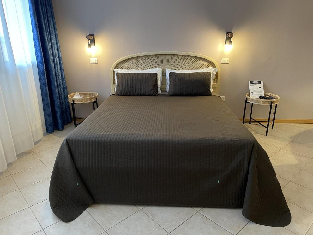 Hotel Petrarca Boara Pisani Eksteriør bilde