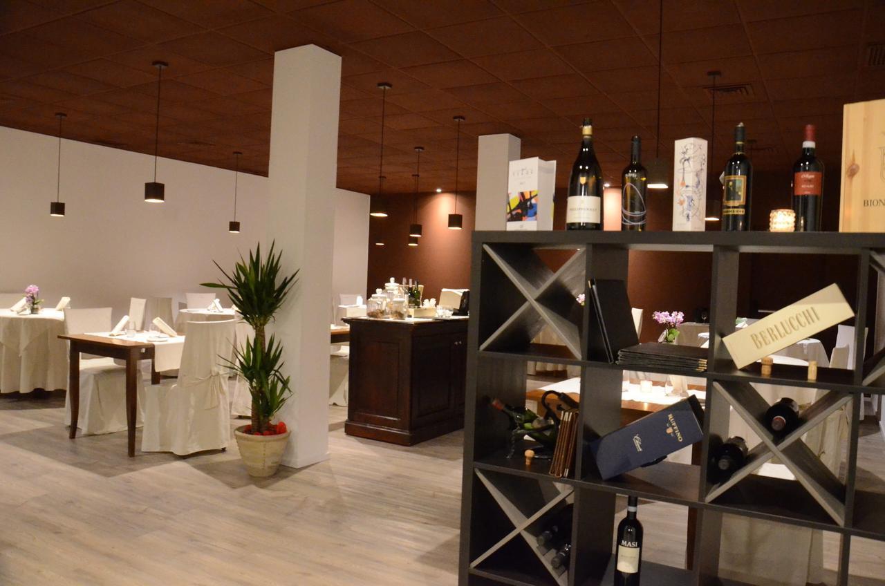 Hotel Petrarca Boara Pisani Eksteriør bilde